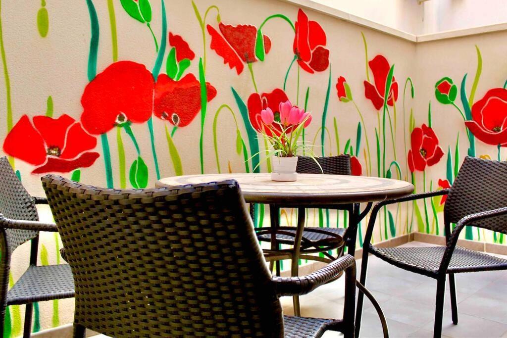 말라가 Downtown Jinetes Deluxe With Pool & Free Parking 아파트 외부 사진