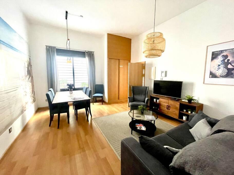 말라가 Downtown Jinetes Deluxe With Pool & Free Parking 아파트 외부 사진
