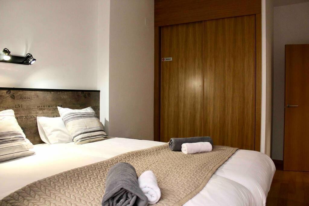 말라가 Downtown Jinetes Deluxe With Pool & Free Parking 아파트 외부 사진